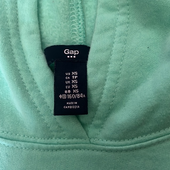 GAP Sweatshirt - Picture 2 of 4